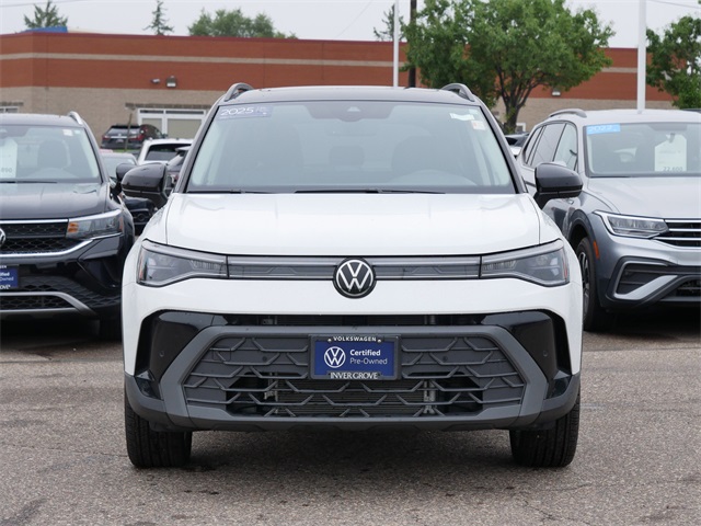 Certified 2025 Volkswagen Taos SE Black with VIN 3VV2C7B29SM013354 for sale in Inver Grove Heights, Minnesota