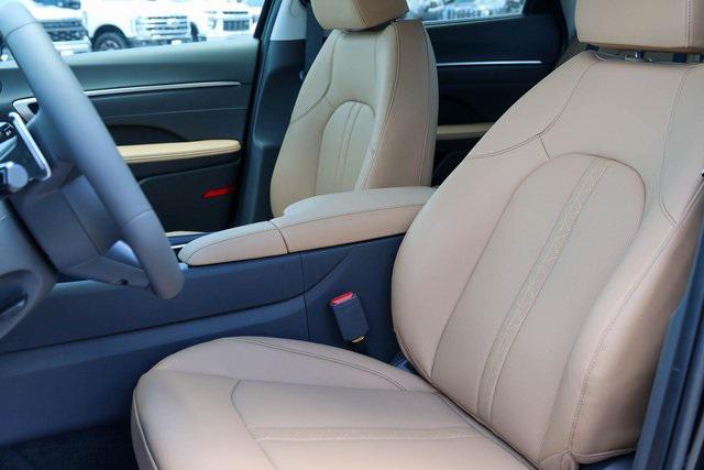 New 2025 Black Hyundai Limited image 11