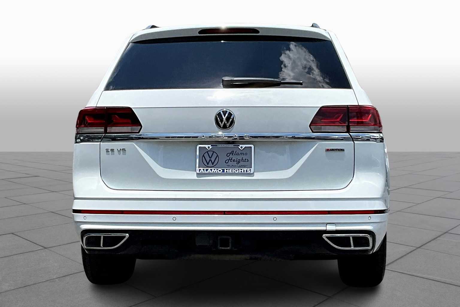2021 Volkswagen Atlas SE Technology R-Line photo 4