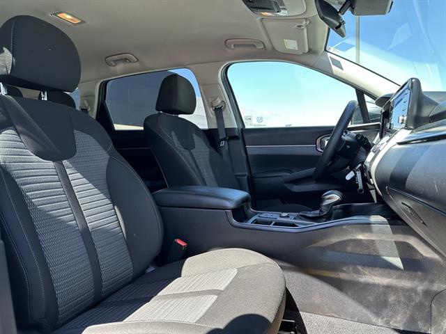 2022 Kia Sorento LX photo 5
