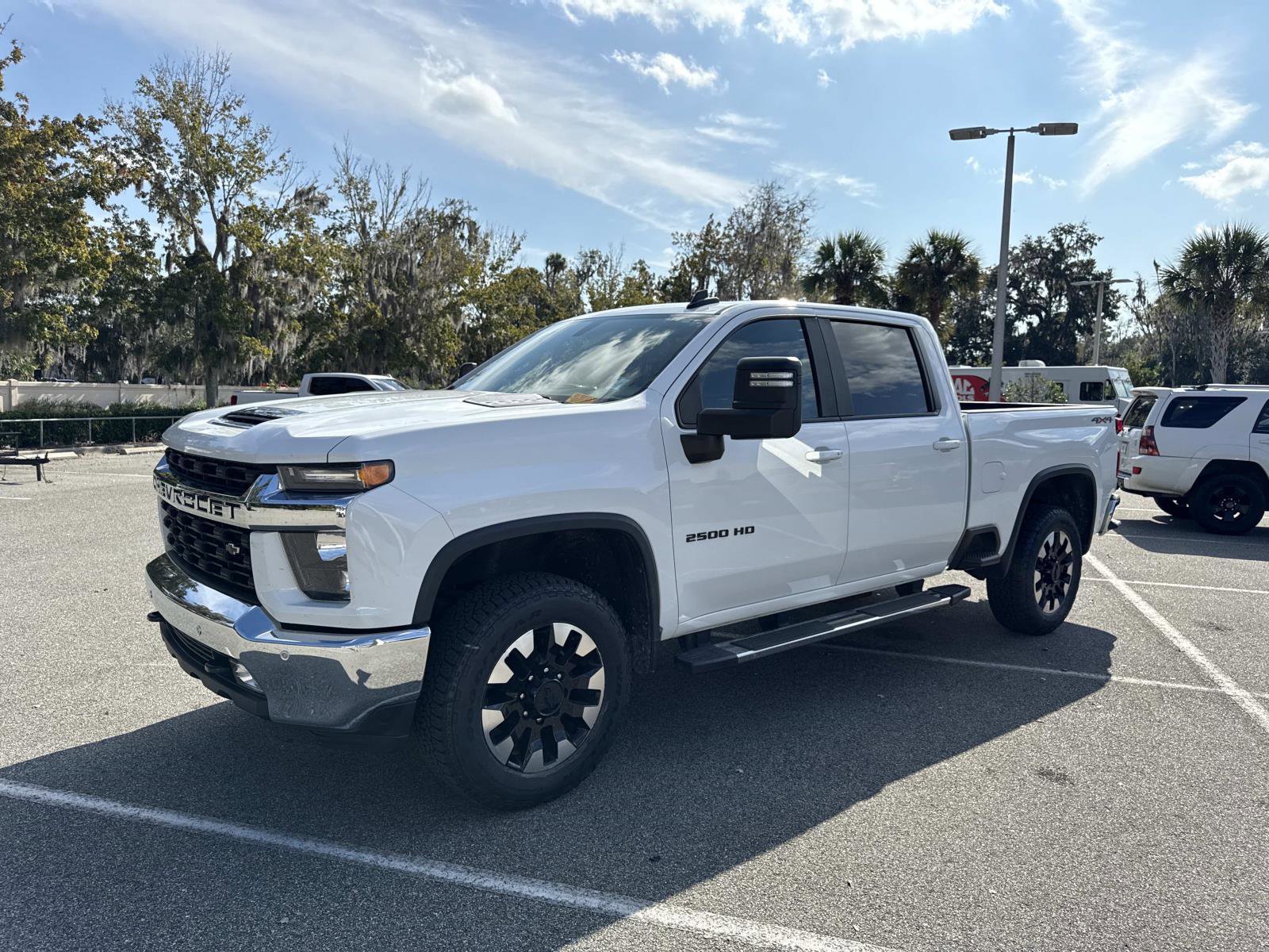 2020 Chevrolet Silverado 2500HD LT photo 4