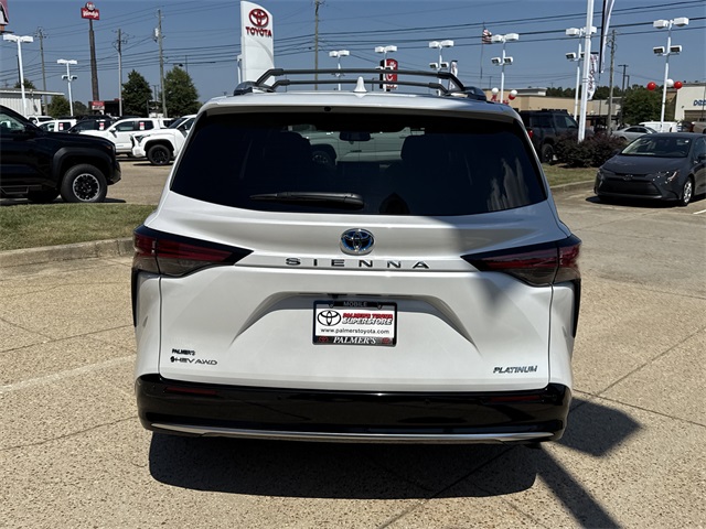 2025 Toyota Sienna Platinum photo 4