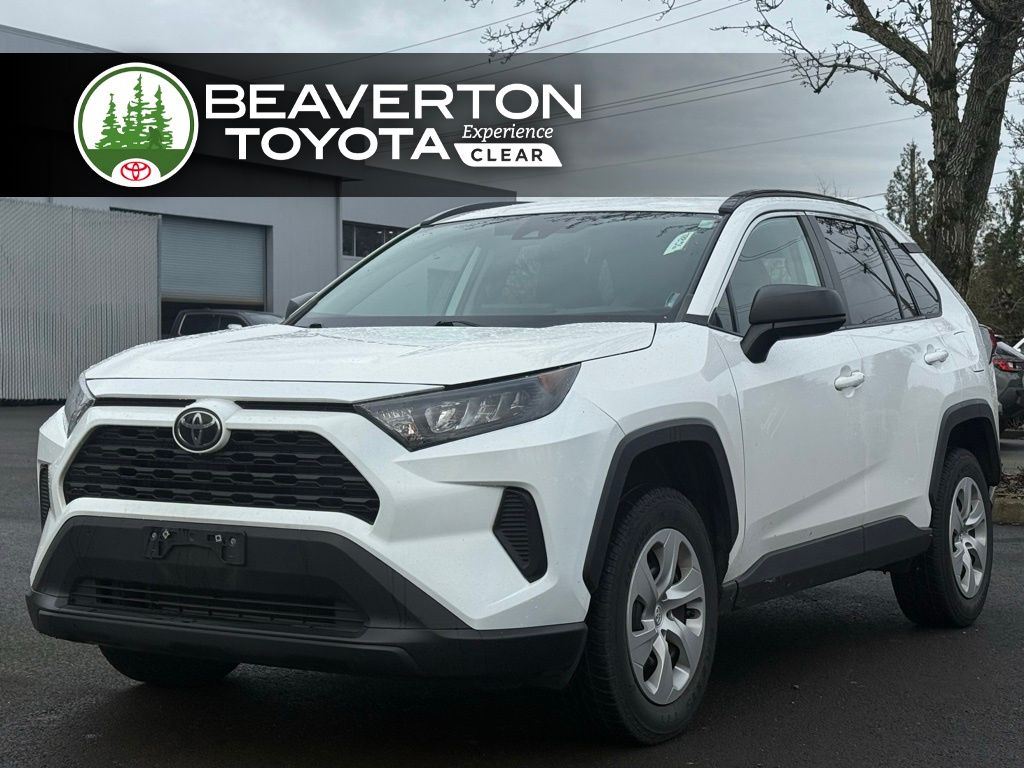 2019 Toyota RAV4 LE's photo