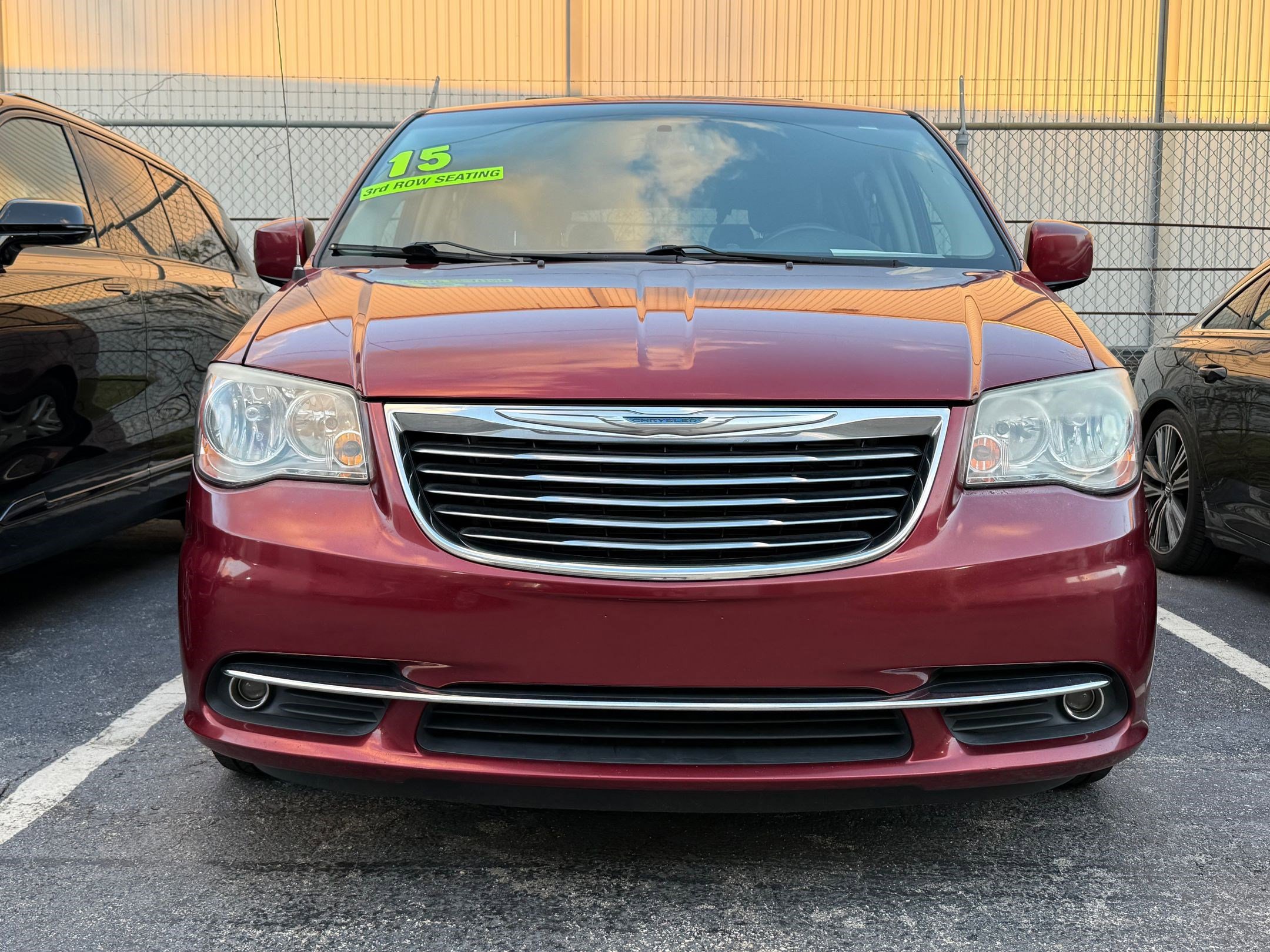 2015 Chrysler Town & Country Touring photo 3