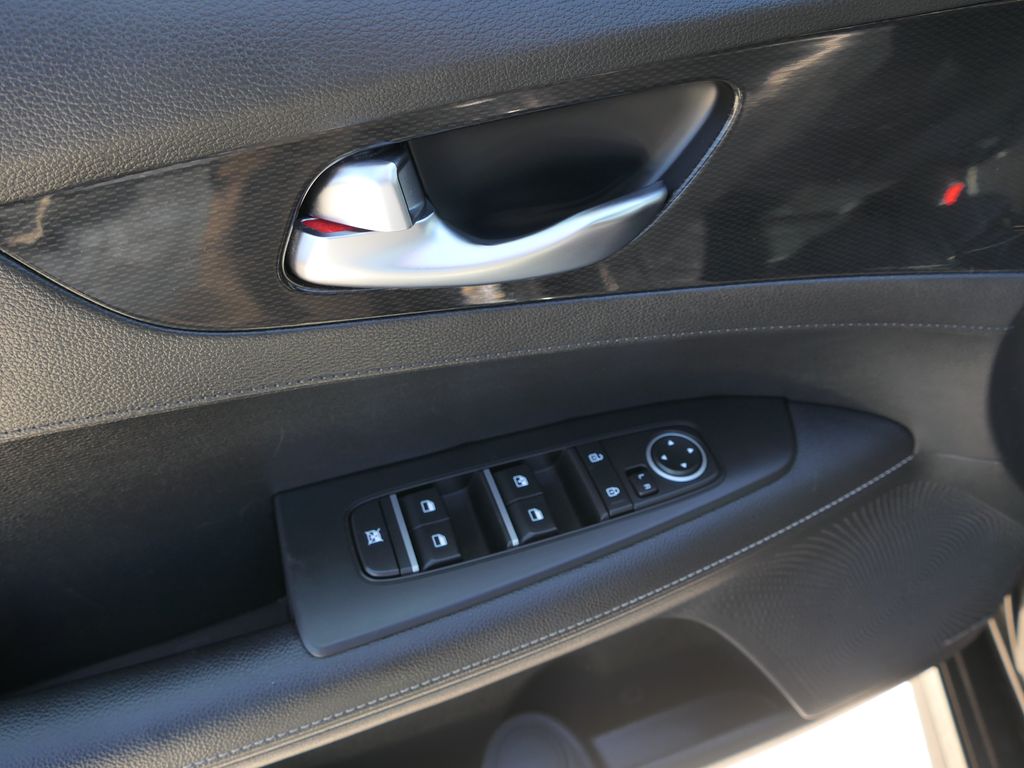 2023 Kia Forte GT-Line photo 10