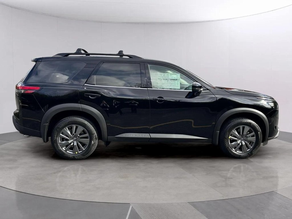 2025 Nissan Pathfinder SV photo 2