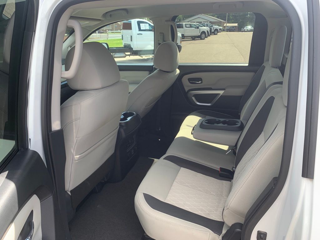 2023 Nissan Titan SV photo 20