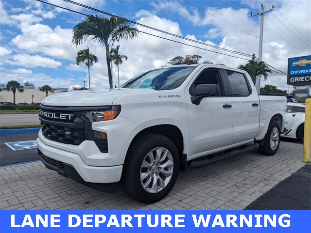 2023 Chevrolet Silverado 1500 Custom photo 3