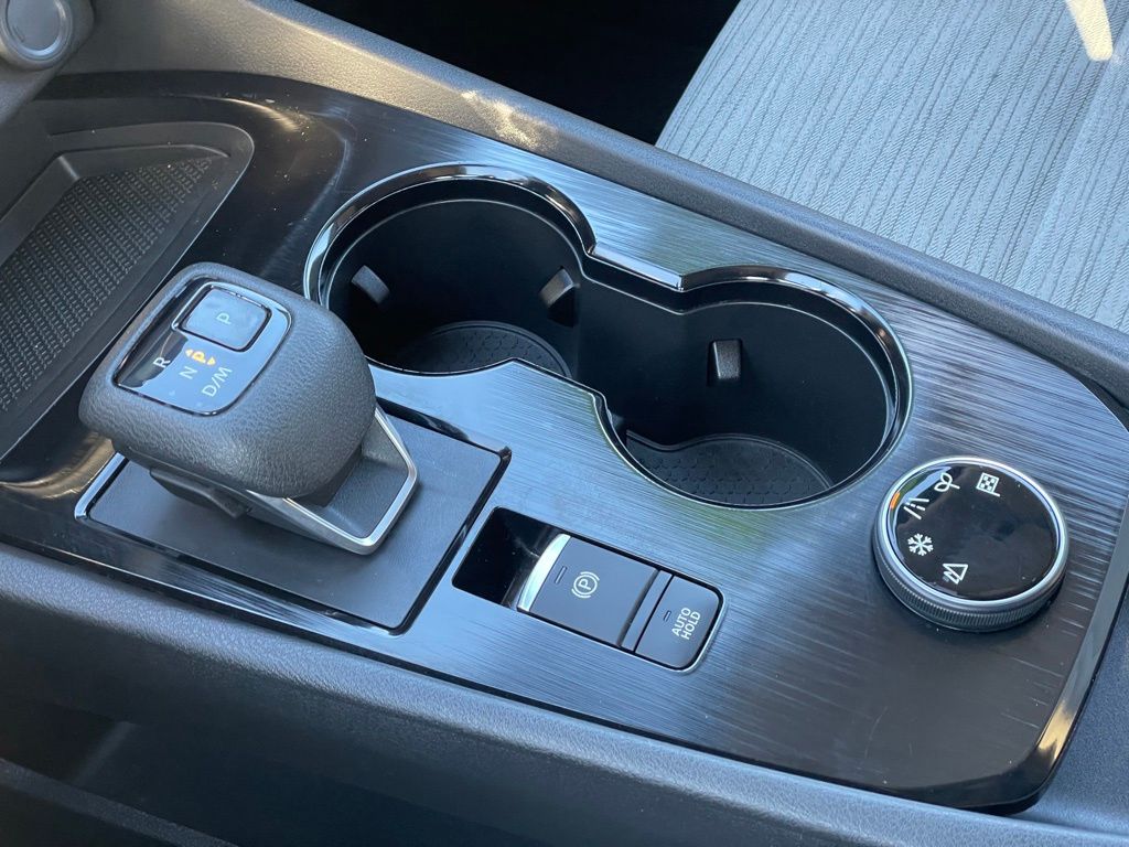 2023 Nissan Rogue SV photo 16