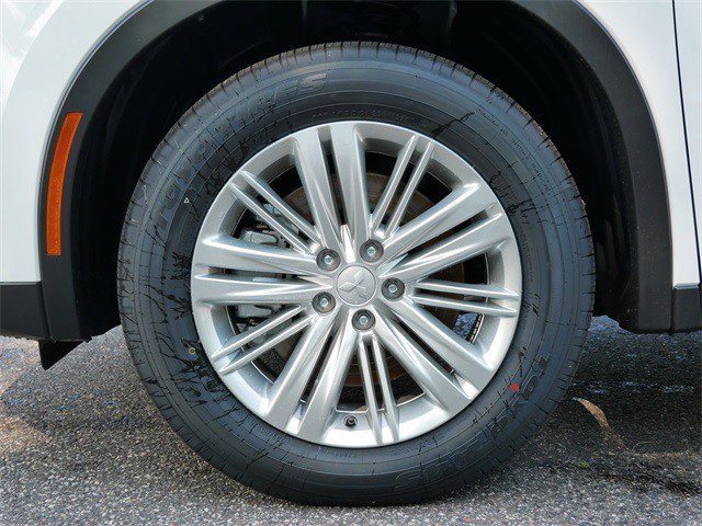 2025 Mitsubishi Outlander PHEV ES photo 3