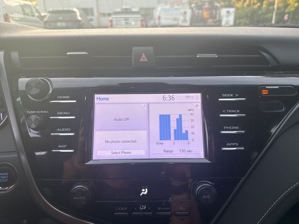 2019 Toyota Camry SE photo 13