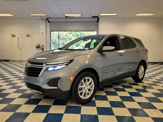 2023 Chevrolet Equinox LT photo 3