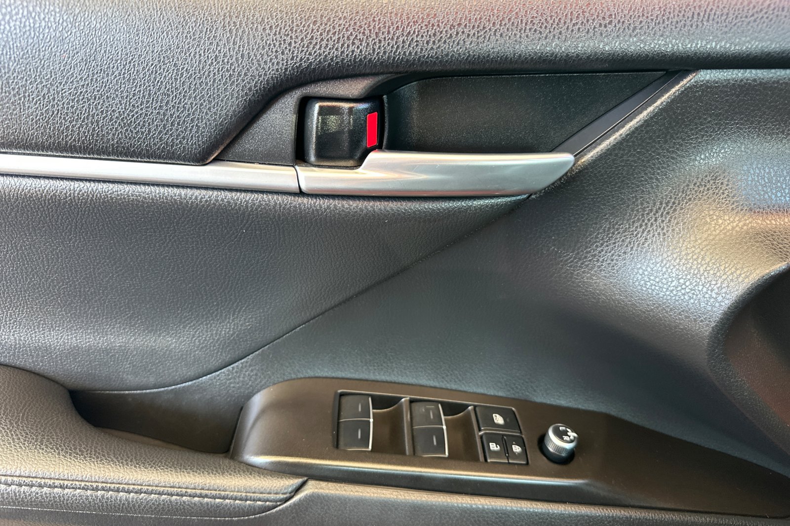 2023 Toyota Camry XLE photo 10