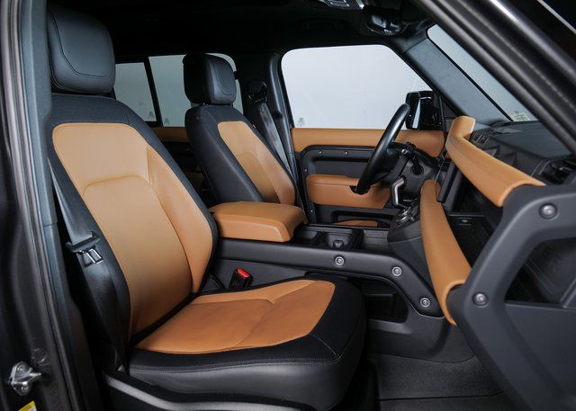 2023 Land Rover Defender 110 X-Dynamic SE photo 3
