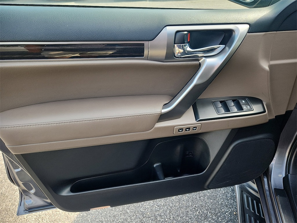 2023 Lexus GX Premium photo 11