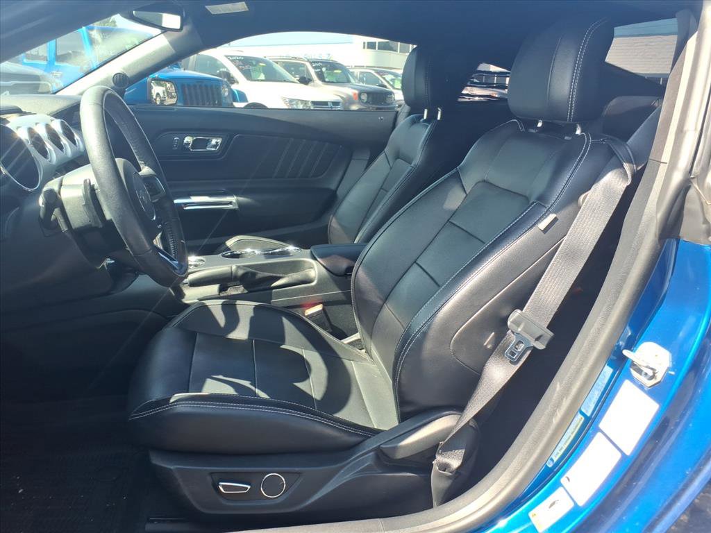 2017 Ford Mustang GT Premium photo 17