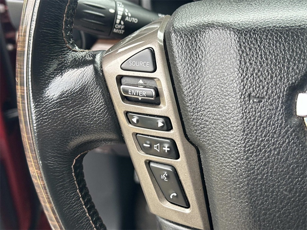 2021 Nissan Titan Platinum Reserve photo 17