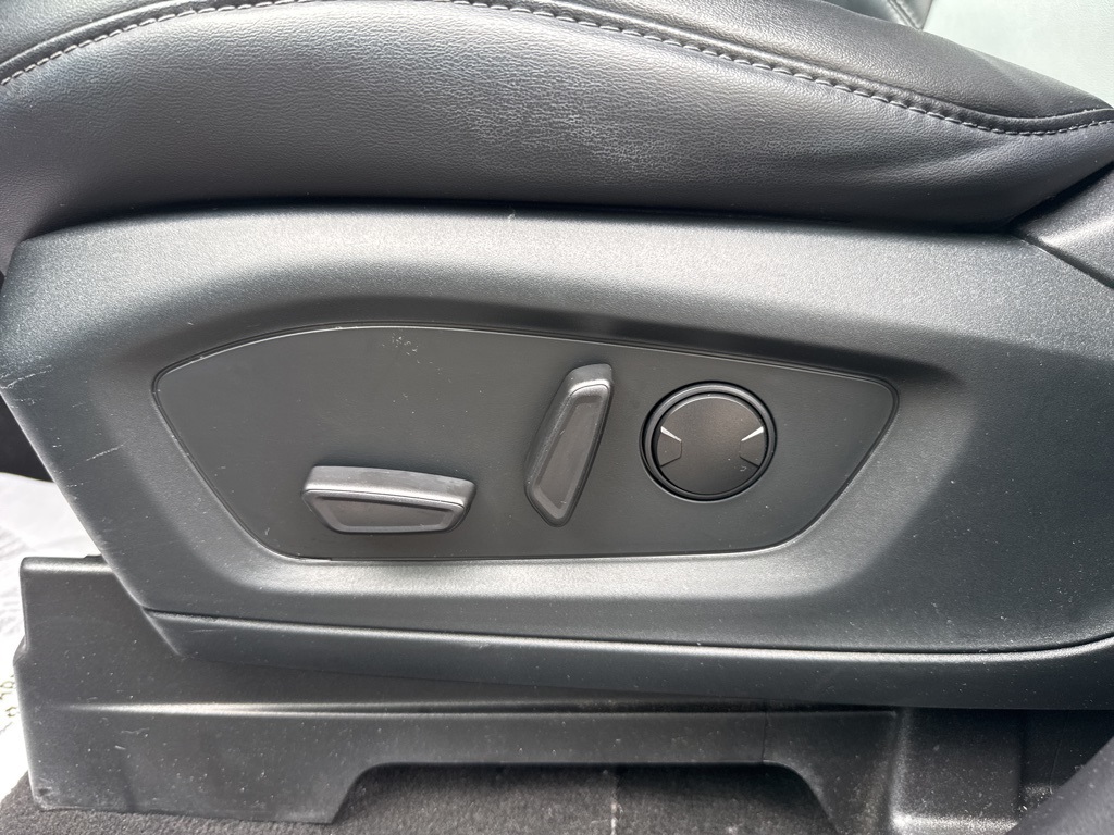 2022 Ford Explorer XLT photo 16