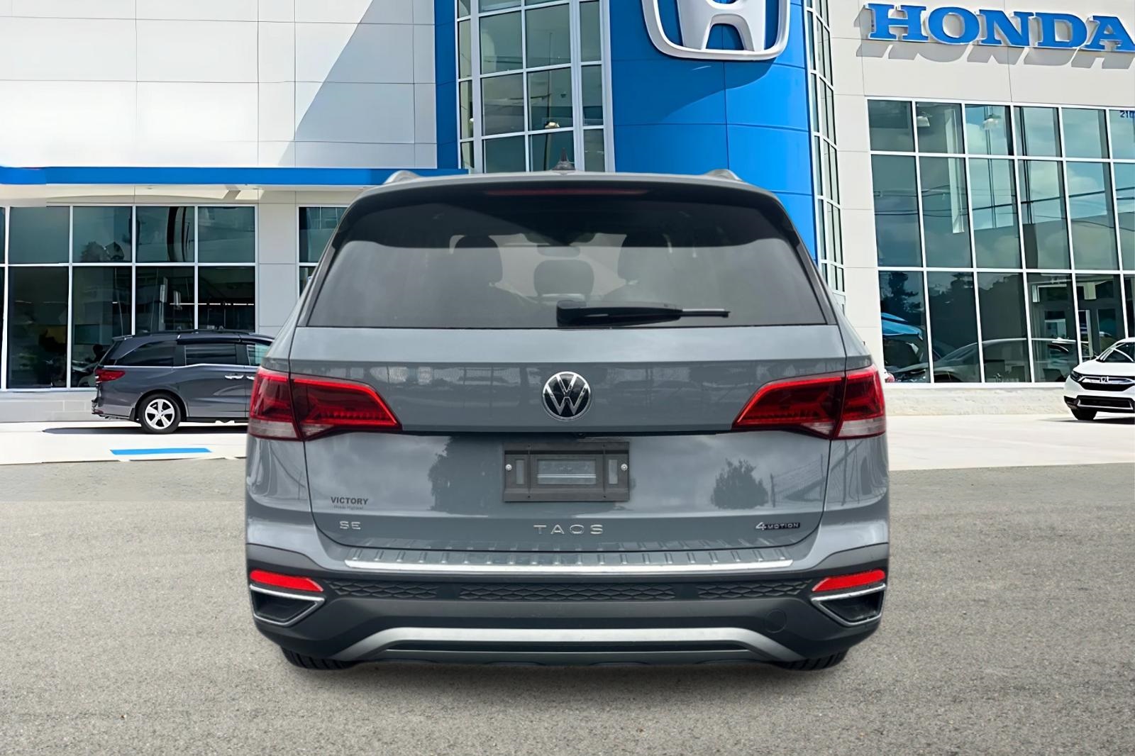 2023 Volkswagen Taos SE photo 4