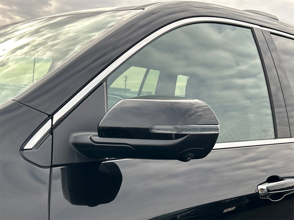 2026 GMC ACADIA - Image 11