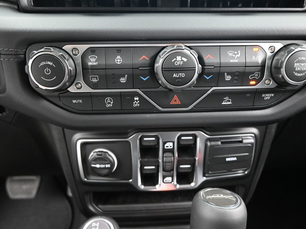 2025 Jeep Gladiator Sport photo 13