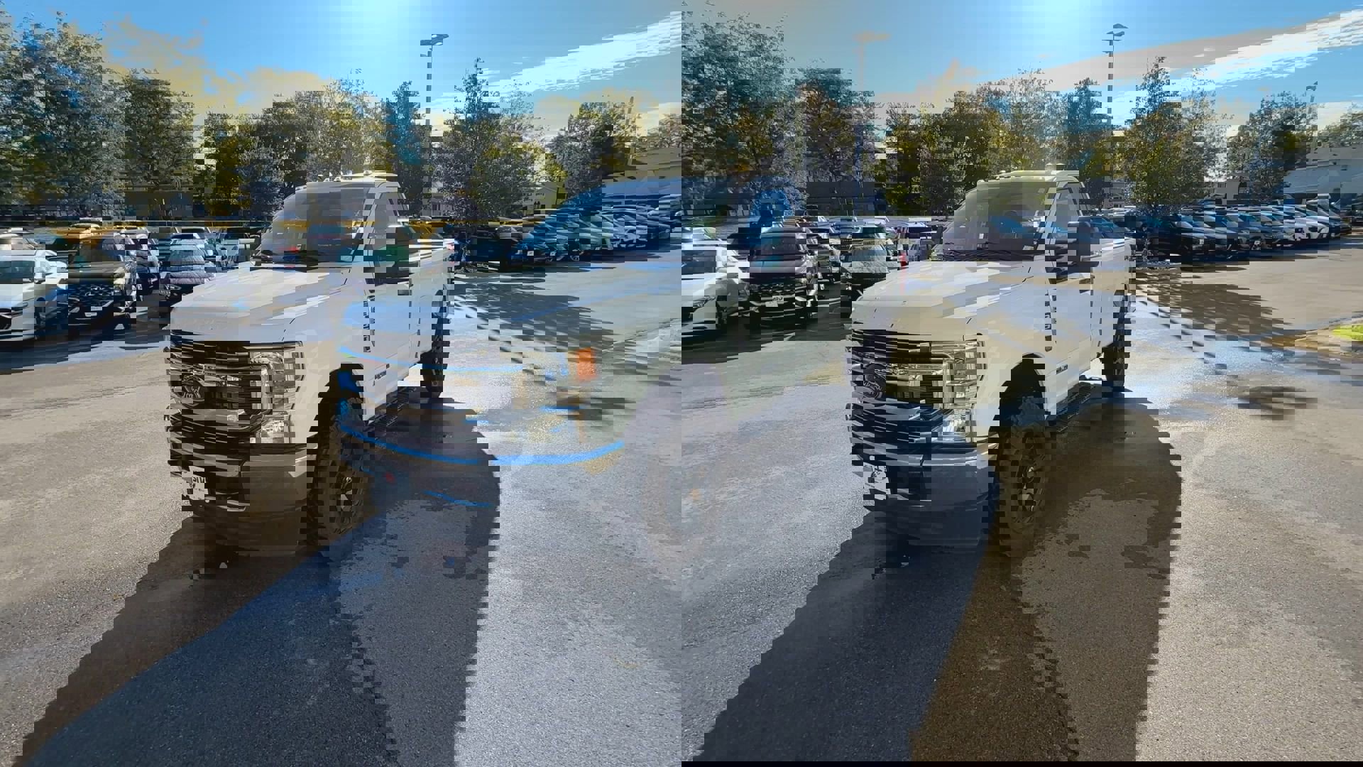 2022 Ford F-350 XLT photo 4