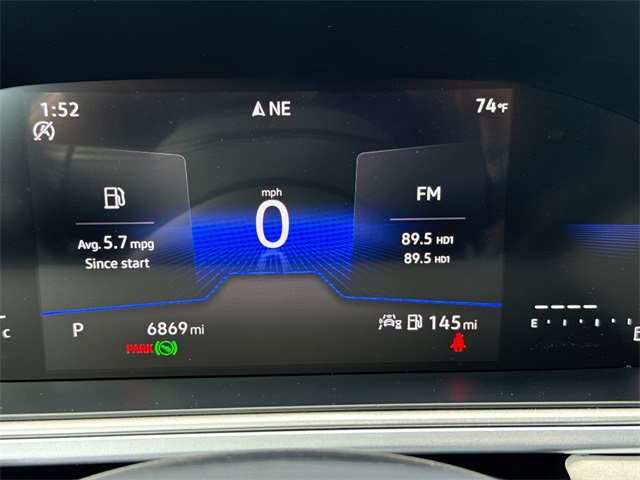 2025 Volkswagen Taos SE photo 33