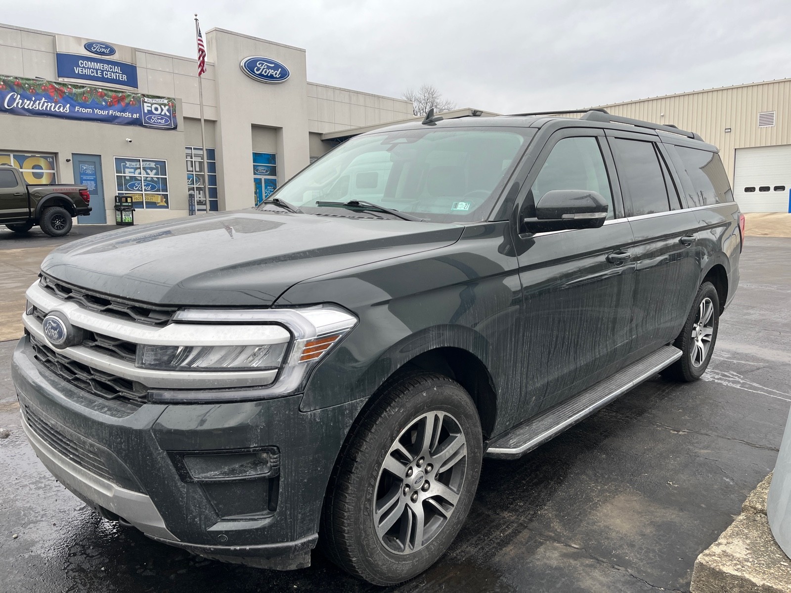 2023 Ford Expedition XLT's photo