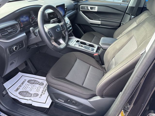 2024 Ford Explorer XLT photo 16