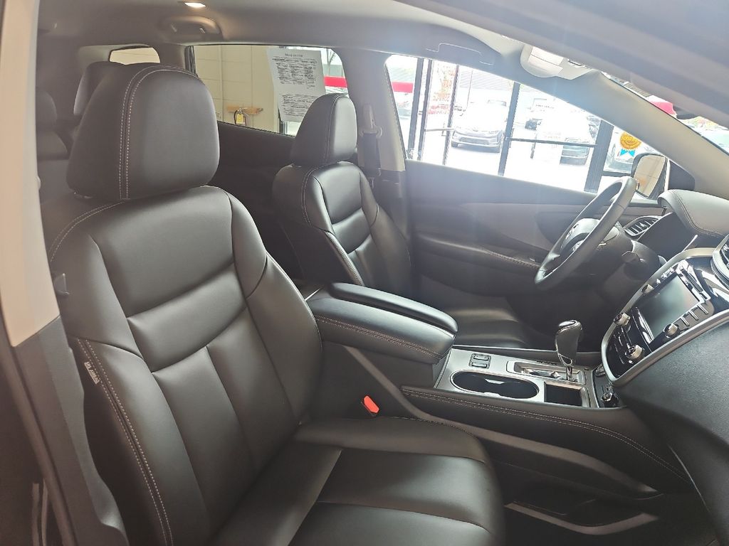 2022 Nissan Murano SV photo 10