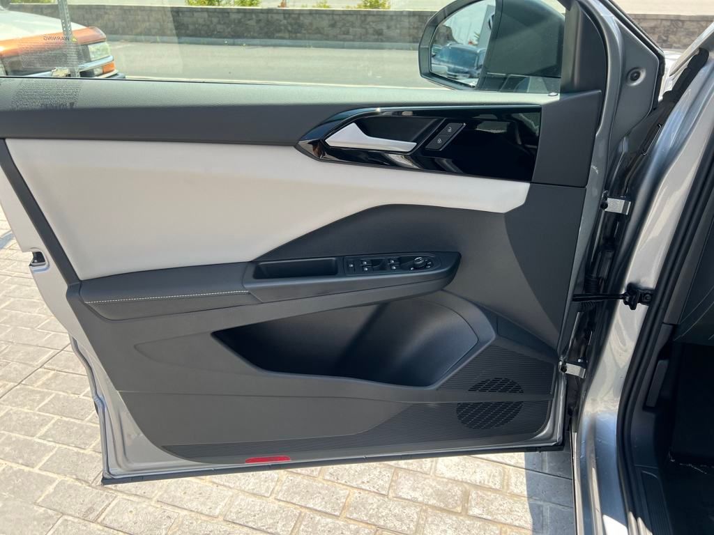 2025 Volkswagen Taos S photo 10