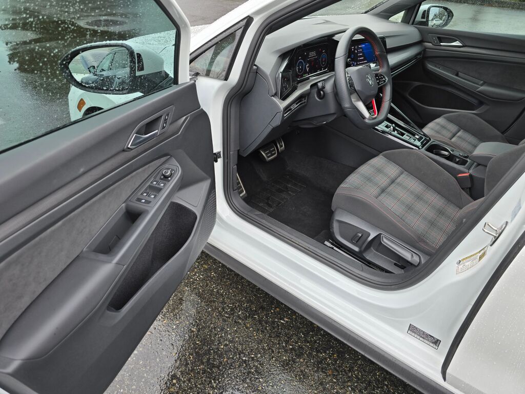 2024 Volkswagen Golf GTI S photo 18