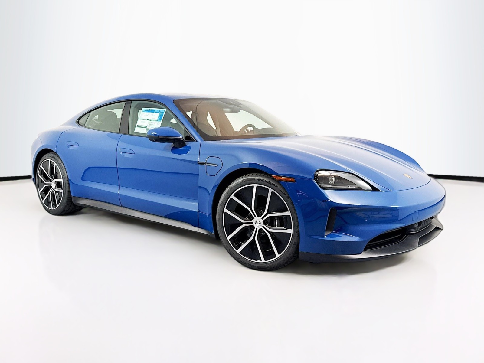 2025 Porsche Taycan photo 7