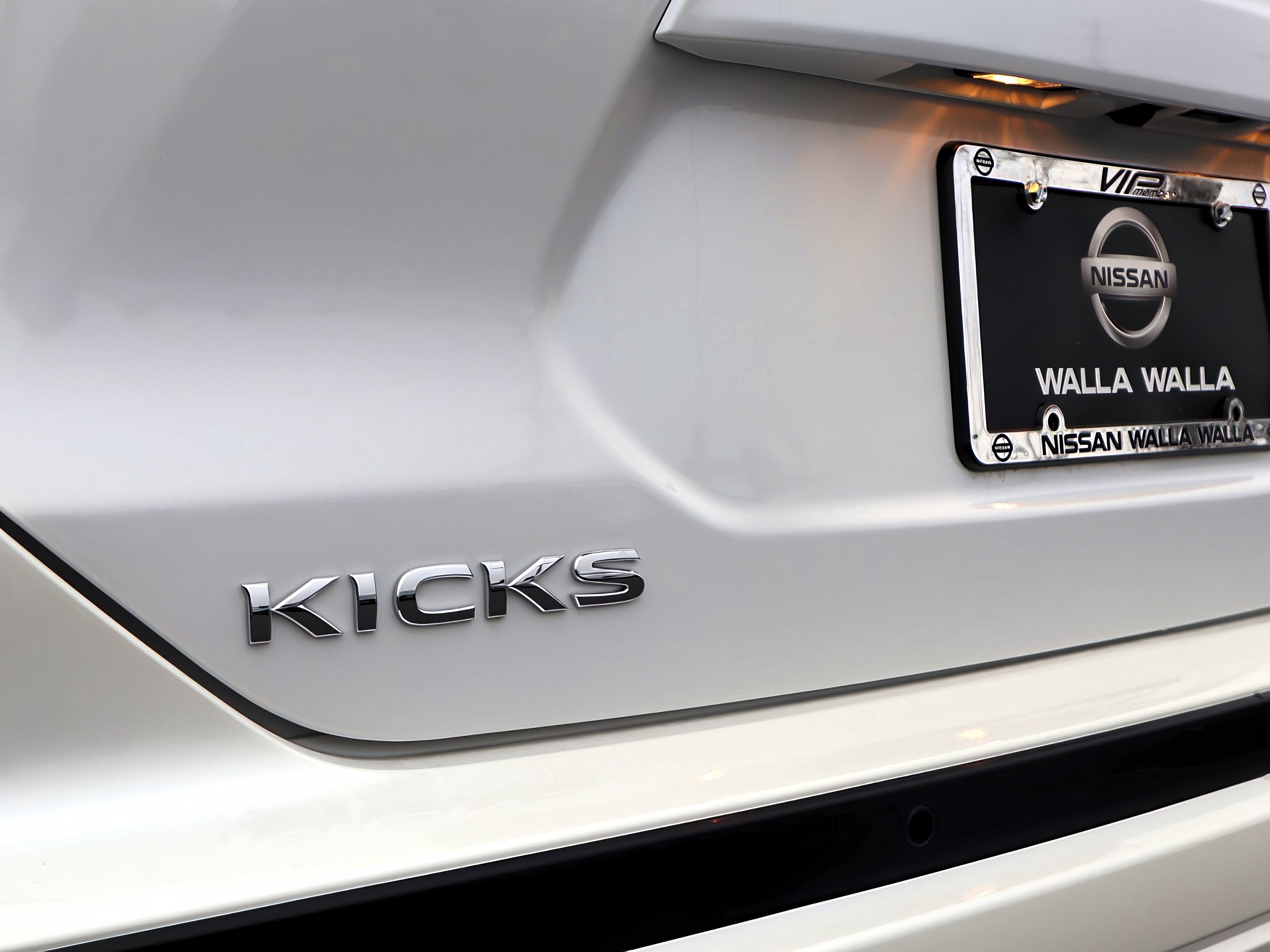 2025 Nissan Kicks SR photo 25