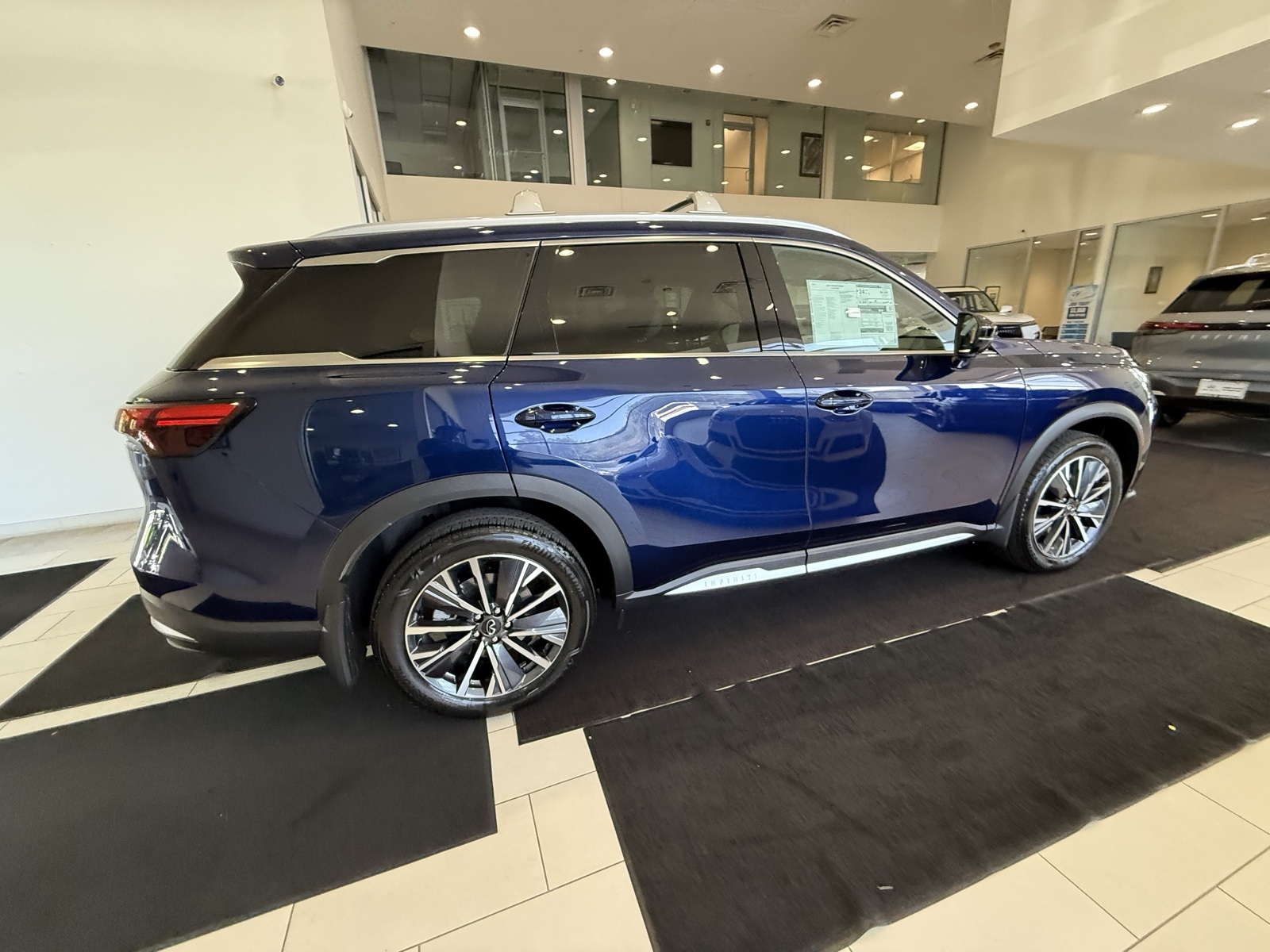 2026 Infiniti QX60 Luxe photo 8