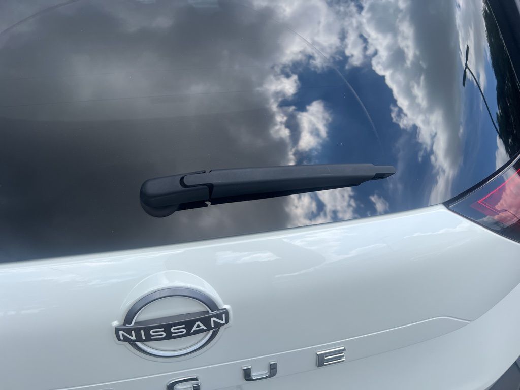 2023 Nissan Rogue SV photo 29