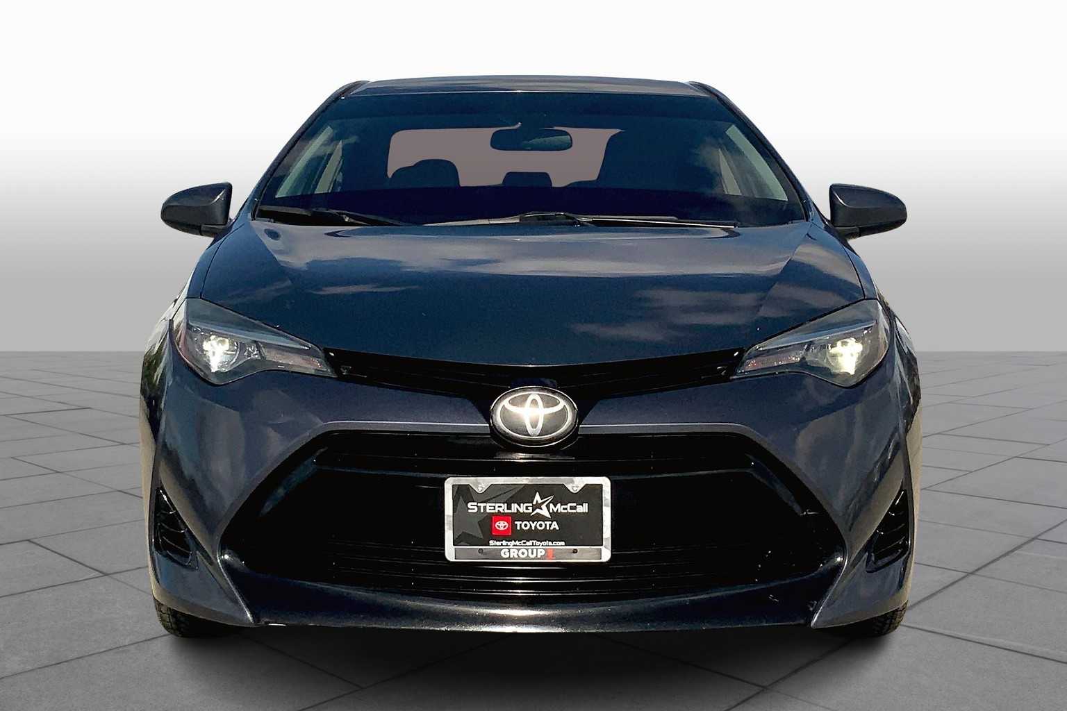 2017 Toyota Corolla LE photo 3