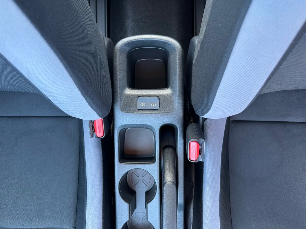 2025 Nissan Versa 1.6 S photo 18