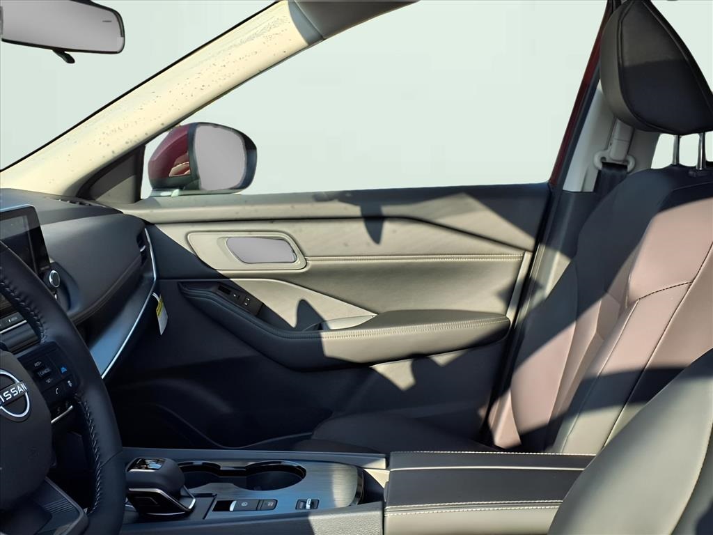 2026 Nissan Rogue SV photo 6