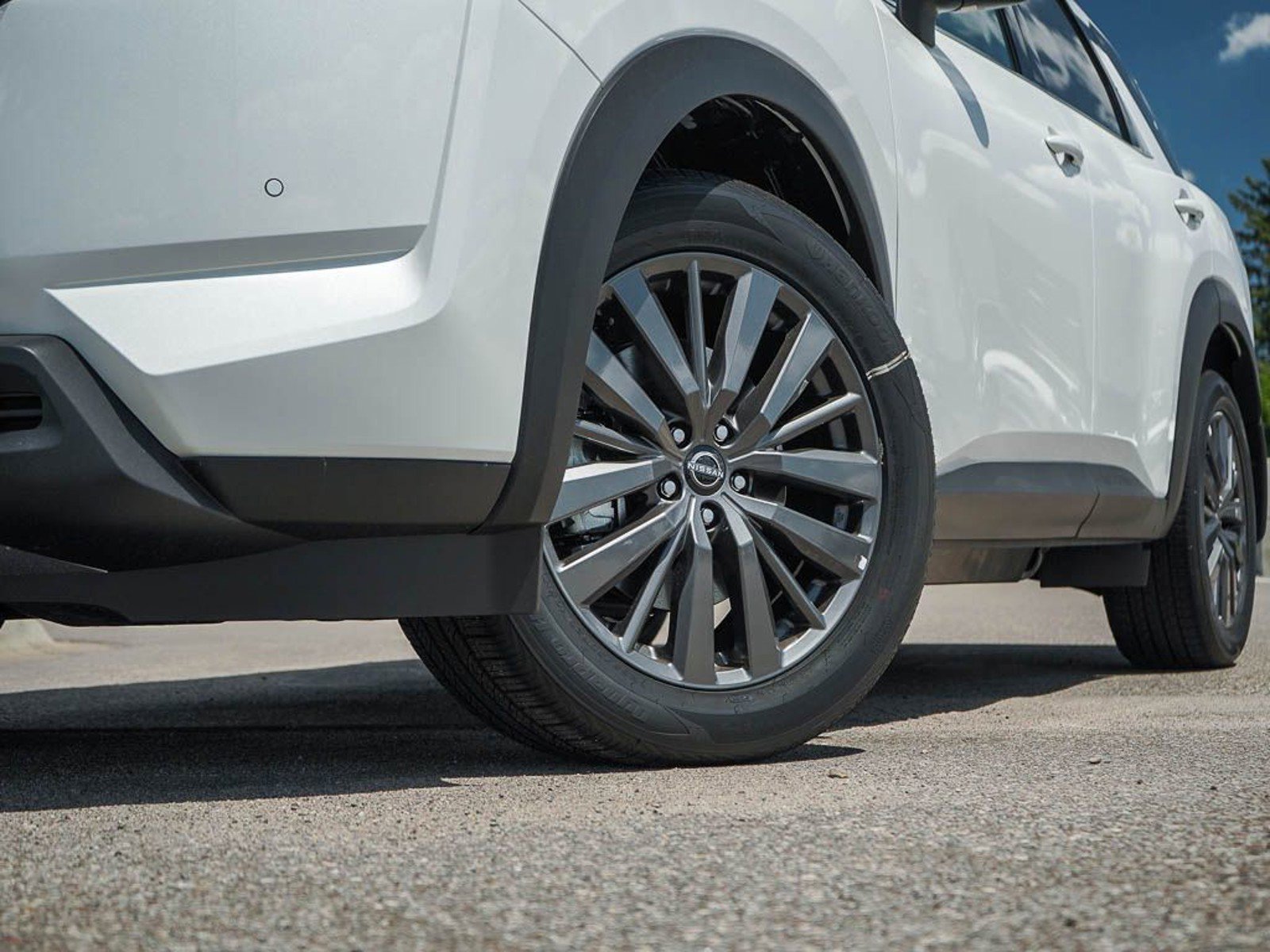 2025 Nissan Pathfinder SL photo 5