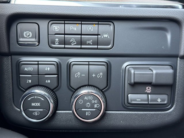 2026 Chevrolet Suburban High Country photo 35