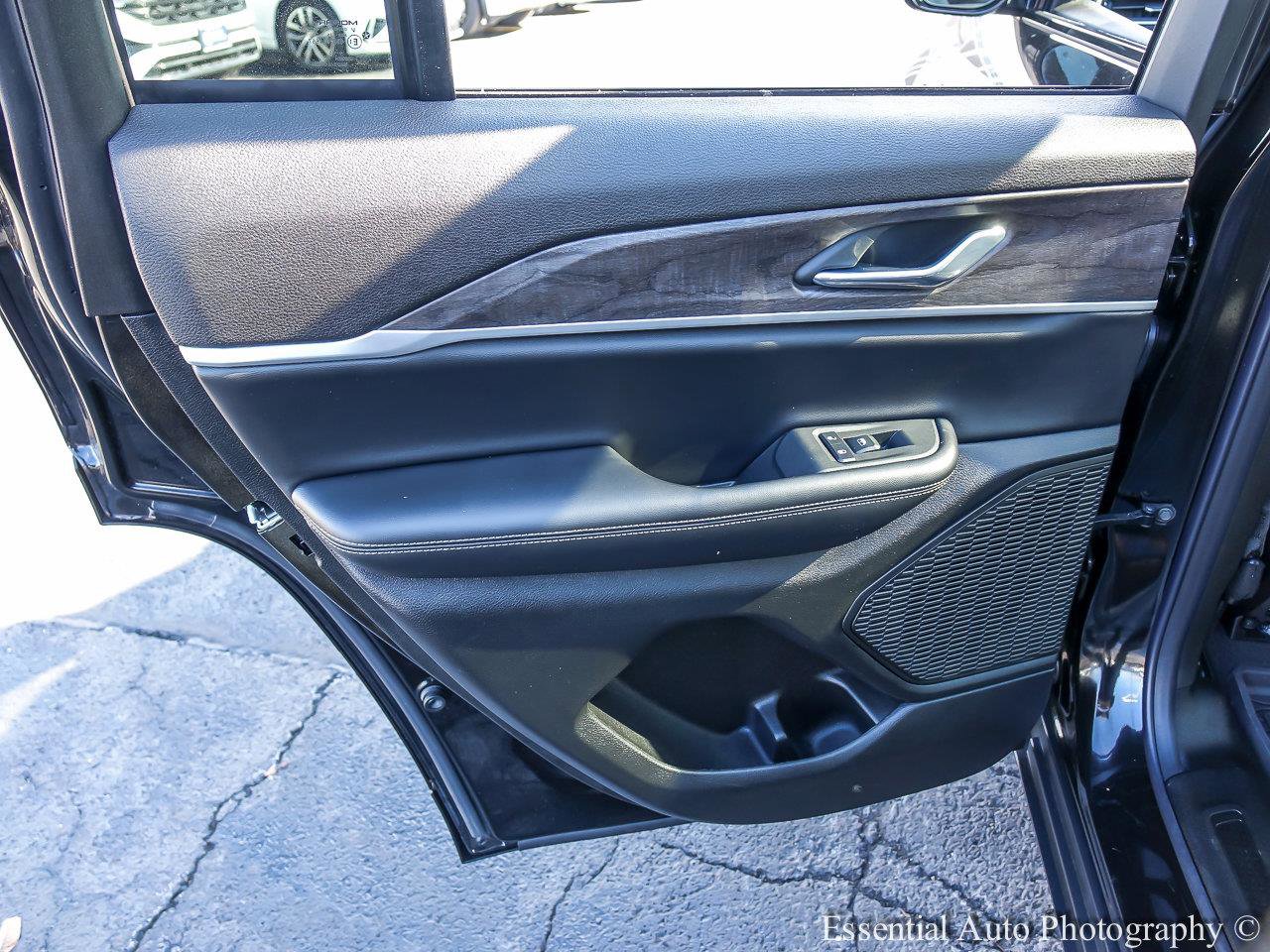 2025 JEEP GRAND CHEROKEE - Image 19