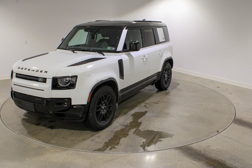 2022 Land Rover Defender X-Dynamic SE's photo