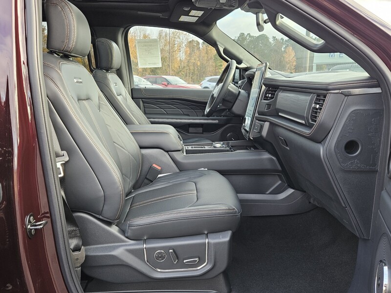 2024 Ford Expedition Platinum MAX photo 13