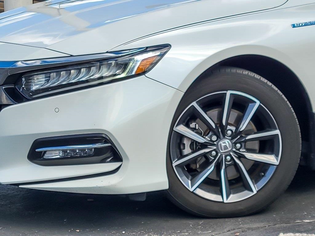 2019 Honda Accord Hybrid Touring photo 2