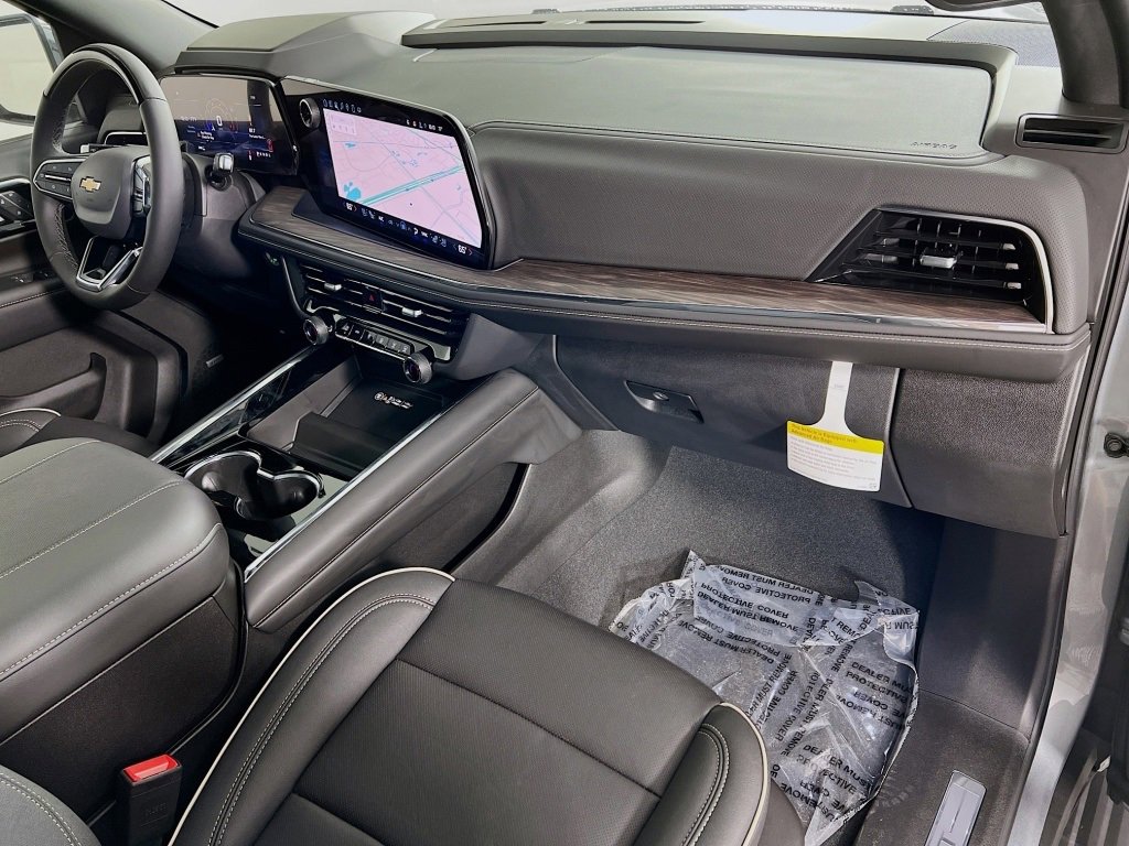2025 Chevrolet Suburban Premier photo 28