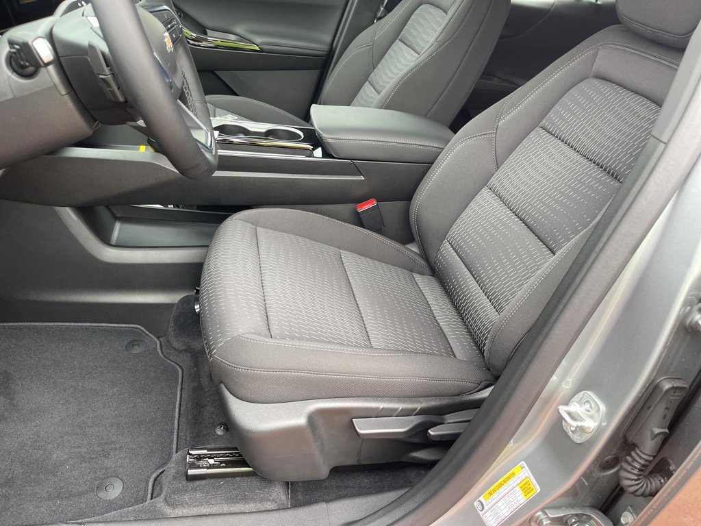 2025 Chevrolet Equinox LT photo 6