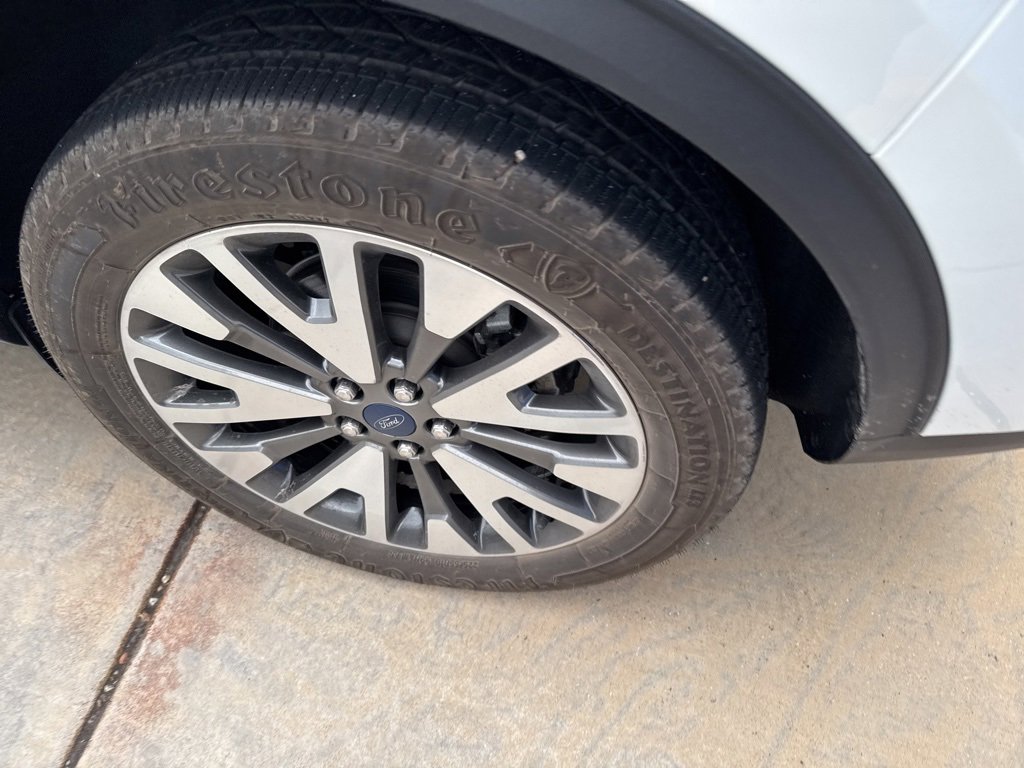2021 Ford Escape Titanium Hybrid photo 21