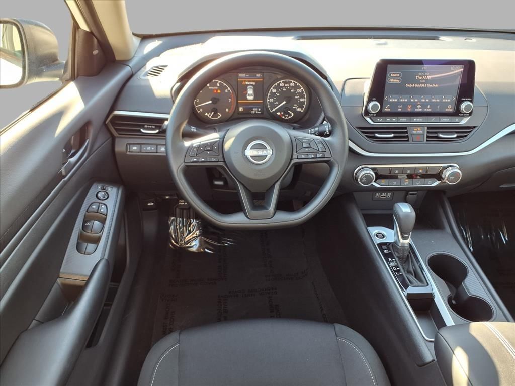 2025 Nissan Altima 2.5 S photo 4