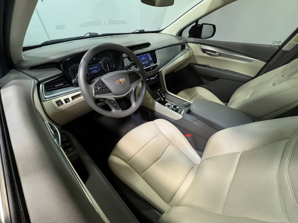 2020 Cadillac XT5 Premium Luxury photo 2